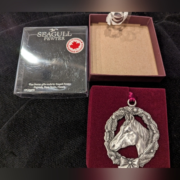 Seagull Pewter, Horse wreath ornament. Satin finish. Gift boxed. NIB - Picture 7 of 7